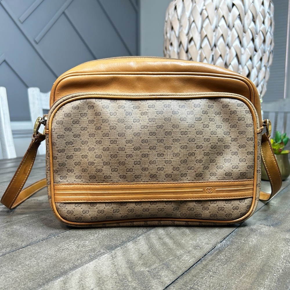 Gucci GG Vintage Gucci Brown Leather Signature Crossbody Shoulder Bag Purse - Picture 1 of 12
